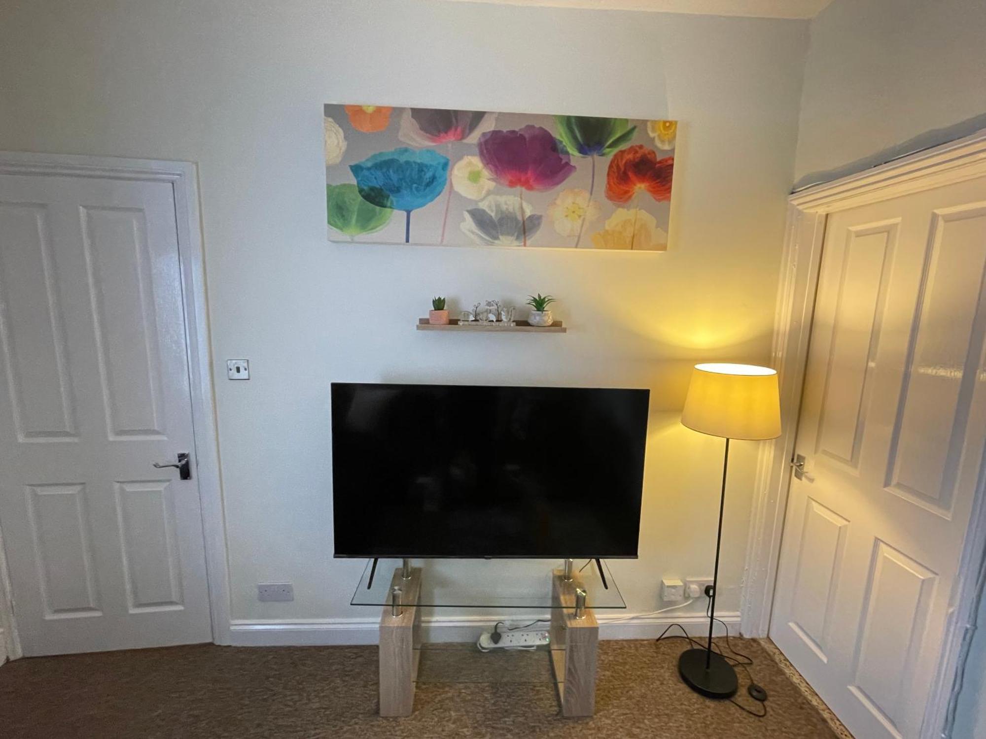 Appartement Beanies Lornestreet Four Bed House à Swindon Extérieur photo